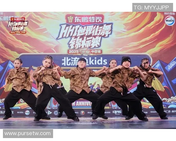 成都街舞队与北京街舞队赛后复盘团队协作的精彩瞬间与经验分享