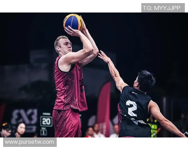 深圳篮球队在大师赛中的团队协作表现分析与启示